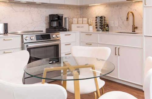 Bay Village Condo | Back-Bay Upscale Central Condo Bos Common Downtown