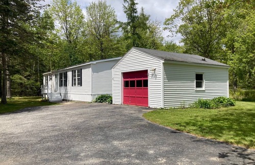Castine Cottage | Back to basics small simple cottage just a two minute drive to the beach.