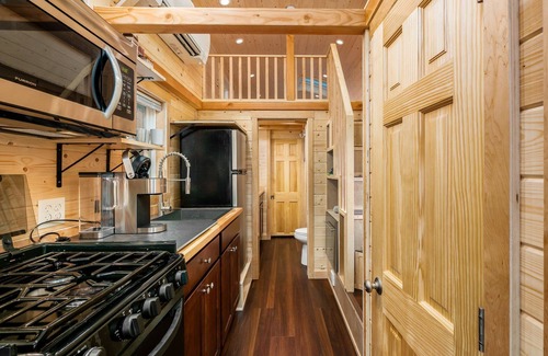 Laurelville House | Back to Nature with Tiny Home Experience, treed 60 acres to hike on