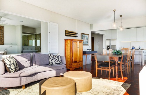 Sea Point Apartment | Backup Powered Stunning Panoramic Ocean View Apartment on the Promenade