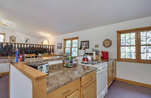 Backus Cabin | Backus Lakefront Cabin w/Fire Pit, Dock Access!