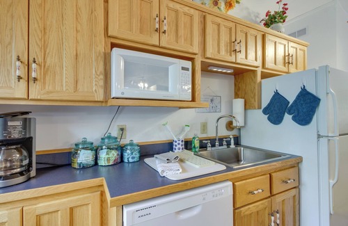 Backus Cabin | Backus Lakefront Cabin w/Fire Pit, Dock Access!