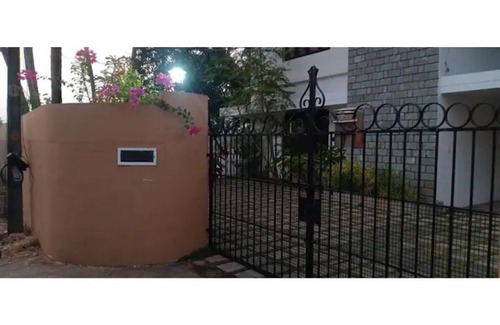 Vyttila Villa | Backwater facing villa in Vytilla, Kochi