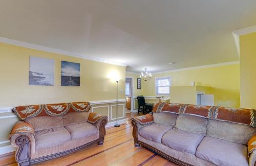 Newington House | Backyard and Deck Family-Friendly Lorton Home!