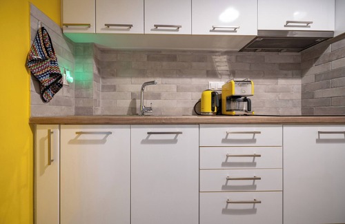 Nea Chalkidona Apartment | Backyard Bliss in Ano Patisia by ΜΡS