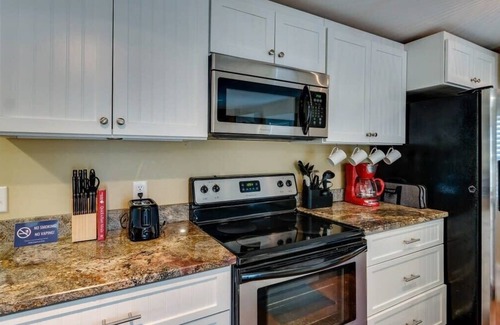 Savannah House | Backyard Pool! Refresh at Rivermist Condo