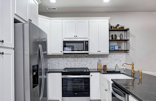 Indianapolis House | Backyard Retreat~5 Min to Lucas Oil~Spacious Indy Home for Groups