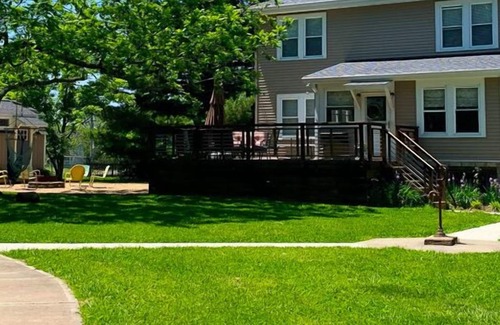 Burlington House | BACKYARD WANDERLAND - Near ARK & Creation Museum - perfect for big families!