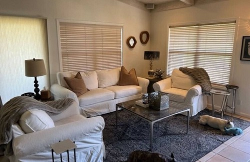 Santa Rosa House | Backyard Wine Country Guest Cottage - Acorn Oaks
