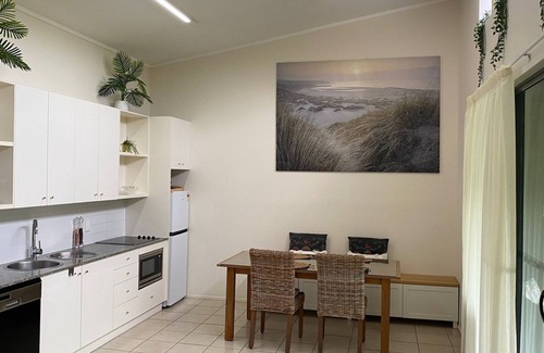 Rainbow Beach Apartment | Baden 86 - Rainbow Shores. Walk To Beach - Top Floor - Air conditioned Unit. Free Wi-Fi