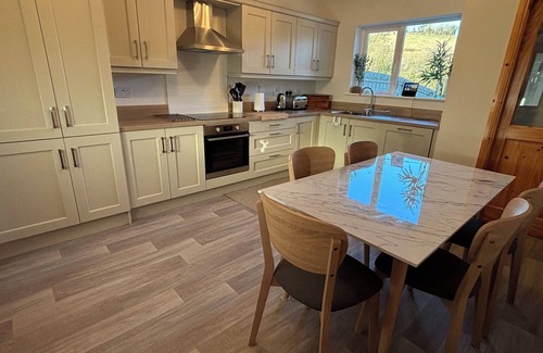 Lecemy House | Badger's Rest | Cosy & Charming | Garden | Walk to Donegal Town