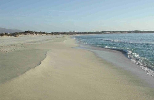 Kastraki Apartment | Baetylus SELF CATERING above ground floor apartment, near 3 beaches of Naxos