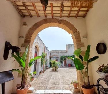 Trapani House | Baglio Fontanasalsa Agriturismo