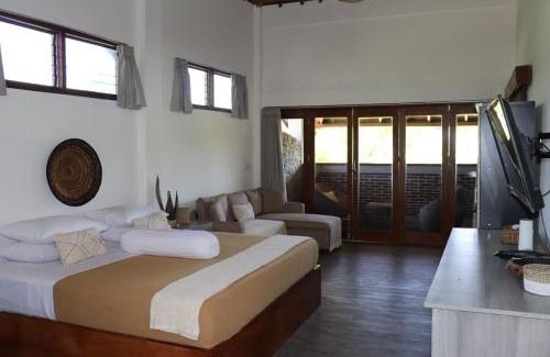 Sekongkang Resort | Baha Baha Villas West Sumbawa Yoyos Wellness Center, Gym, Yoga, Skate Park, Bar & Cafe