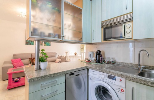 San Juan de Alicante House | BAHAMAS III (SANT JOAN) - Cozy apartment with shared swimming pool and free WiFi