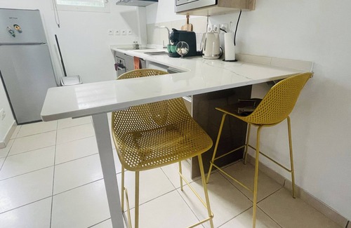 Cayenne Apartment | Bahia Garden- Bright, central, patio