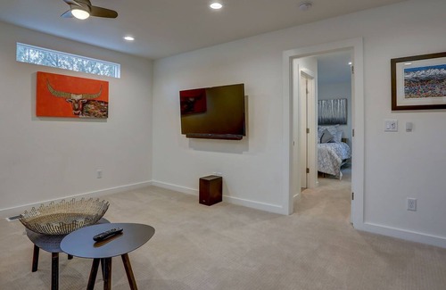 Century West House | Bainbridge - 30 day minimum. In Tetherow resort. Bright & Spacious. Private hot tub