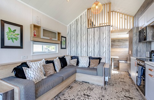 Coldstream Cottage | Baird's Chalet (Pet Friendly)