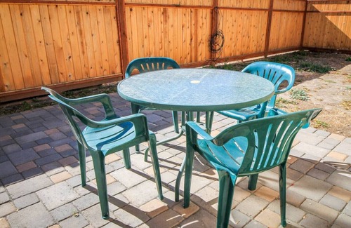 Baker City House | Baker Street Bungalow, Cozy! Near Downtown! Sleeps 4, Local Golfing 50% Offf!