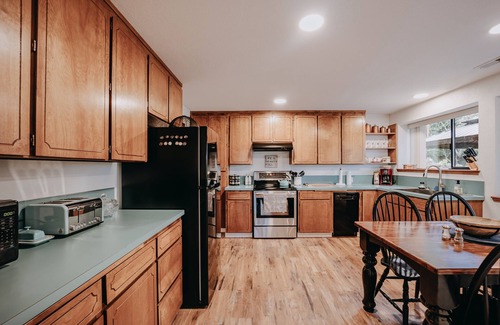 Camano Island Apartment | Baker View Lodging with hot tub, sound, mountain, and territorial views.