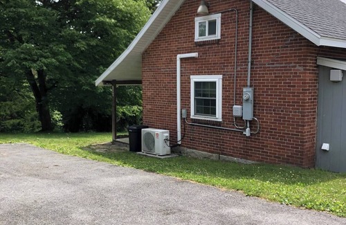Morgantown Cottage | Bakers Ridge Loftn - Near WVU Evansdale Campus, hospitals, stadium, & coliseum