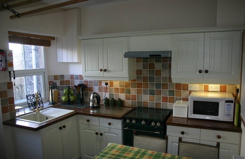 Bakewell Cottage | Bakewell Stone Cottage/Sleeps 4/Log Burning Stove/Parking/2 Bathrooms/WiFi