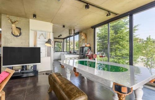 Kfardebian Villa | Bakish Peaks- Sumptuous Villa with Pool, Gardens, Gym, Sauna and Concierge