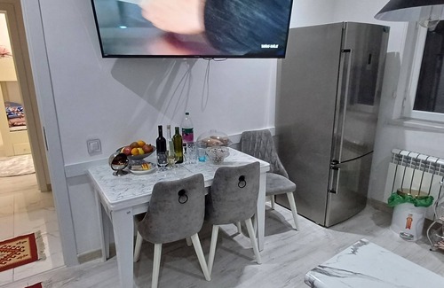 Baku Apartment | Baku 2+1 room H.Aliyev pr+center. Narimanov metro 500metr .Socar tower 70metr