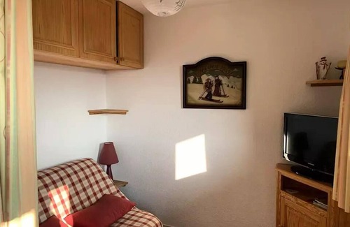 Eclose-Est Apartment | Balcons Residence D'huez - apartment 2 corners mountain ALPE D'HUEZ QUARTIER CLOSE EST