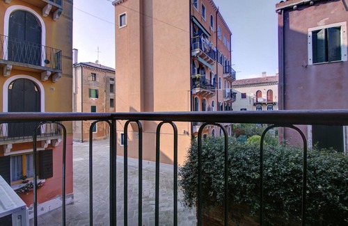 Cannaregio Apartment | BALCONY-GHETTO 2pax internet aircond, wifi