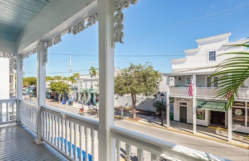 Downtown Apartment | Balcony & Near Downtown - Sky Suite on Duval