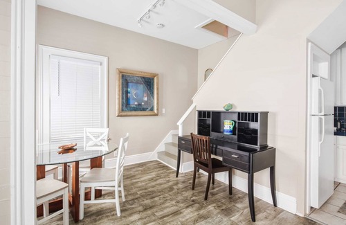 Downtown Apartment | Balcony on Duval - Duval Dream Loft