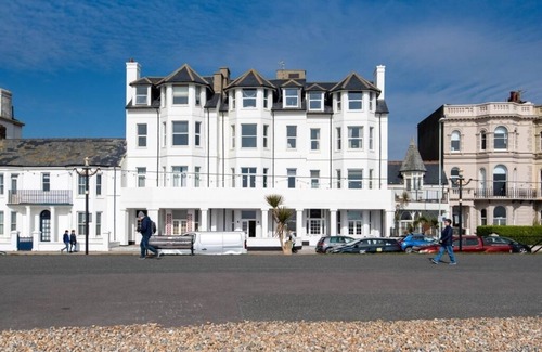 Worthing Apartment | Balcony Seaview 2 Bed Worthing