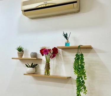 Hoan Kiem Apartment | Balcony Streetview central home