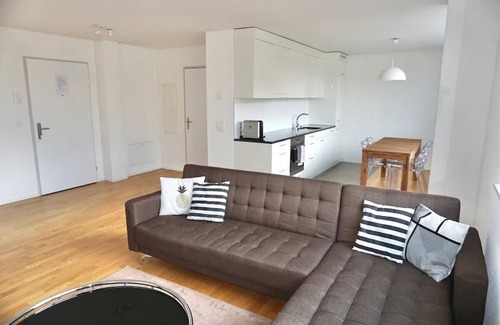 Oerlikon Apartment | Balcony Suite in the City (SH-2.4R)