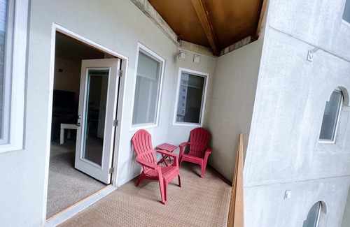 Grandville Apartment | Balcony suite with parking at The Grand Castle