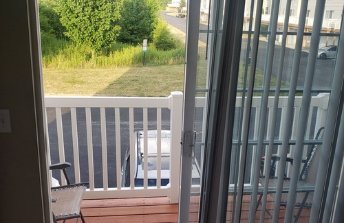 New Albany Condo | Balcony, Washer/Dryer, Gym, Pool, Coffee shop, Side Walks, The Goat Restaurant
