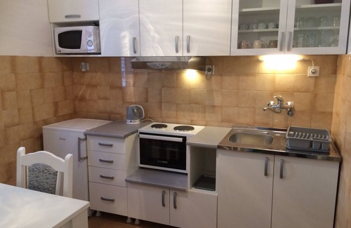 Meljine Apartment | Balcony with Sea view, 5 min Walk to the Beach, Wi-Fi, Aircon, Parking