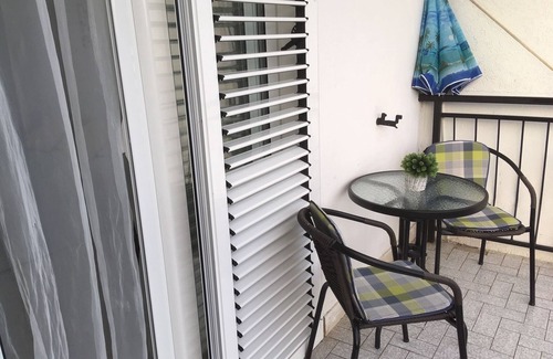 Meljine Apartment | Balcony with Sea view, 5 min Walk to the Beach, Wi-Fi, Aircon, Parking