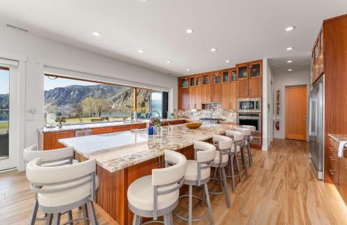 Ardenvoir House | Bald Eagle Beach - Meredith Lodging