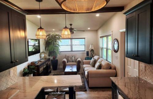 Cocoa Beach Apartment | Bali Bungalow - Downtown Cocoa Beach