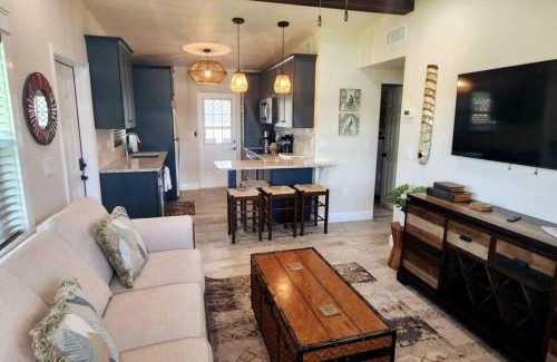 Cocoa Beach Apartment | Bali Bungalow - Downtown Cocoa Beach