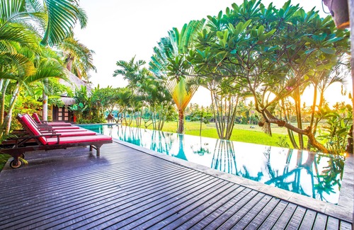 Lodtunduh Villa | Bali Harmony Villa Luxury Rice Field Views On Sale from $99!