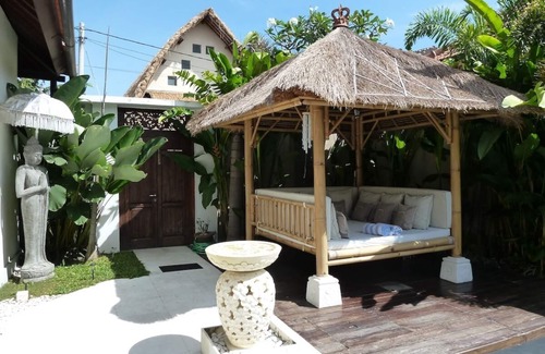 North Legian Villa | Bali – Seminyak – villa with pool – 6/7 pers.-quiet area in the heart of life