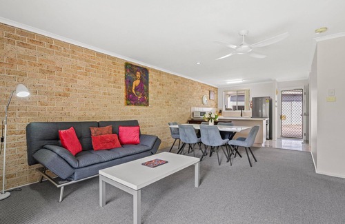 East Ballina Apartment | Ballina Golf Unit - Panoramic Views of Ballina Golf Course
