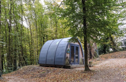 Barranisky Cottage | BALLYBEG POD 8, romantic, with hot tub in Tinahely, County Wicklow