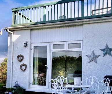 Ballygally Apartment | Ballygally Seaview and Garden Hideaway