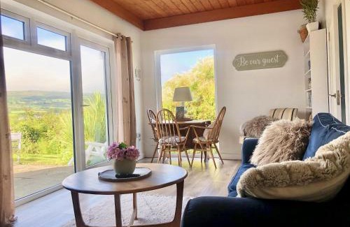 Ballygally Apartment | Ballygally Seaview and Garden Hideaway