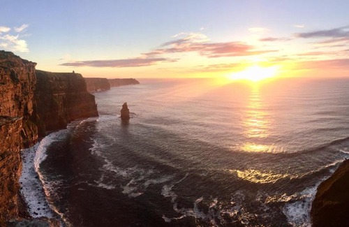 Liscannor Bed & Breakfast | BallyV House: Private King Room with en-suite bathroom, breakfast, near Cliffs of Moher