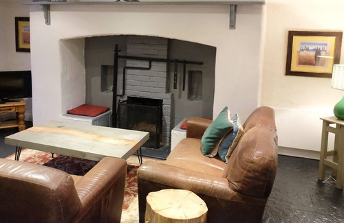 Ballyvaughan Cottage | Ballyvaughan Cottage No 3 - a bungalow that sleeps 7 guests in 3 bedrooms
